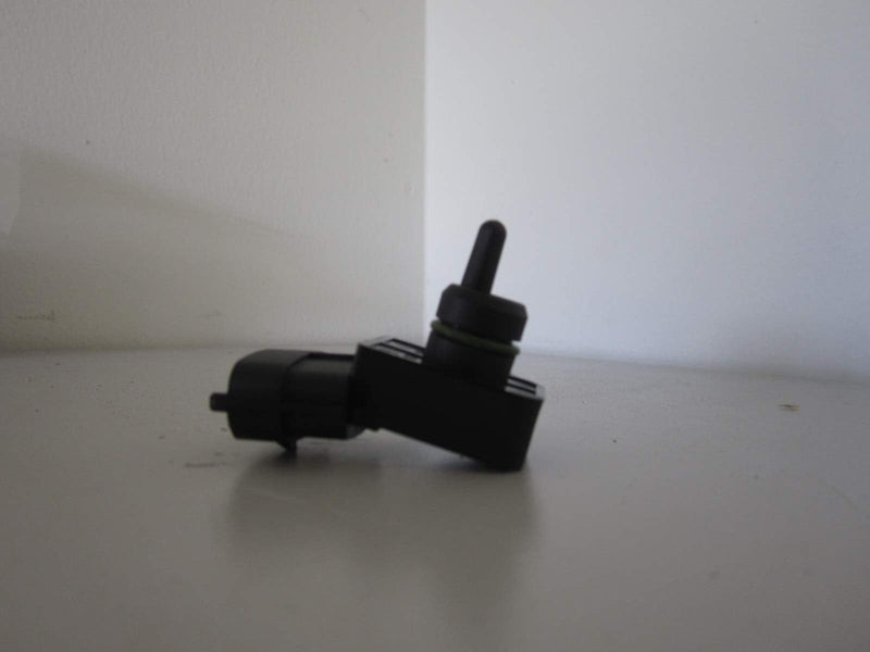 Genuine Hyundai 39300-2B100 MAP Sensor Assembly, Black