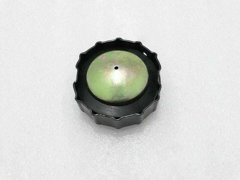 Tractor Fuel Tank Cap 005554361R93 / 005554361R92 Compatible For Mahindra Tractor