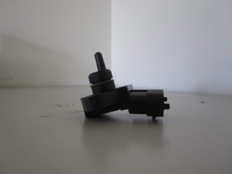 Genuine Hyundai 39300-2B100 MAP Sensor Assembly, Black