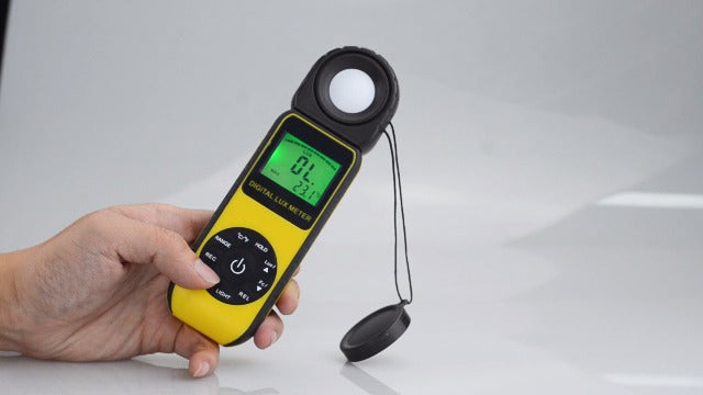 BTMETER Digital Illuminance Light Meter, Handheld Luxmeter 881E Photometer BT-881E (0.01~300,000 Lux/FC)