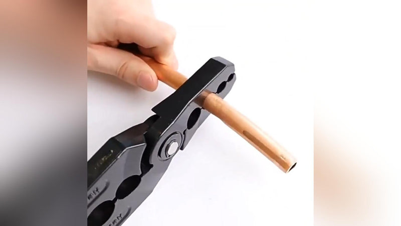 Copper Tube Rounder, Manual Pliers Tool Flat Tube Repairer Pliers Copper Pipe Rounder with 6 Hole Fits 1/4" 3/8" 1/2" 5/8" 3/4" 7/8" Pipes