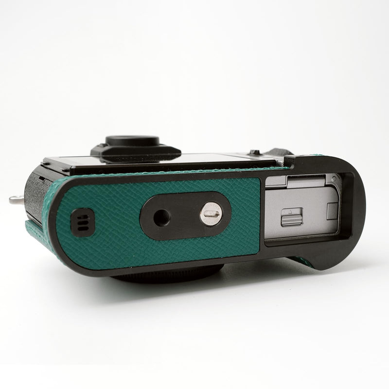 Iborrys Camera Genuine Leather Half Case ，Compatible with FUJIFILM FUJI X-T50 XT50 ， Made by hand - Top layer cowhide Body + Metal Base Plate 2-in-1 Design (Green) Green