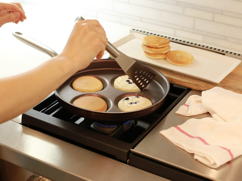 TECHEF - Egg Pan Nonstick, Aluminium Plett Pan, 4 Egg Frying Pan for Perfect Breakfast Eggs, Pancakes, Hamburgers & More, Non Toxic PFOA-Free, Easy to Clean, Made in Korea (No Induction) Purple