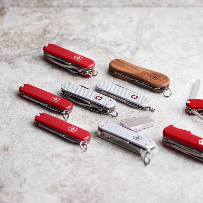 Victorinox Swiss Army Classic Pocket Knife (Silver Alox) | Swiss-made pocket knife, 5 functions, silver Alox scales, keychain carry, everyday tasks, compact EDC Classic SD Alox