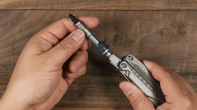 LEATHERMAN Ratchet Driver, Fits Flat Bits and Standard 1/4 Inch Hex Bits