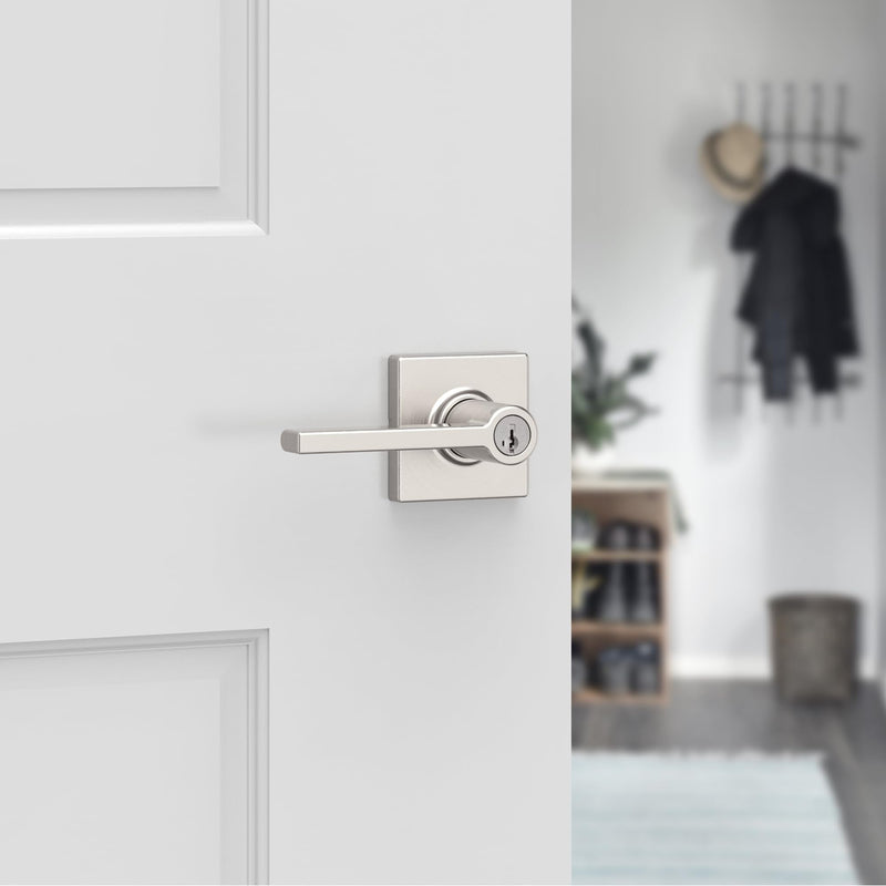 Kwikset Casey Entry Door Handle with Lock and Key, Secure Keyed Reversible Lever Exterior, For Front Entrance and Bedrooms, Satin Nickel , Pick Resistant Smartkey Rekey Security and Microban 1 Pack Keyed Entry