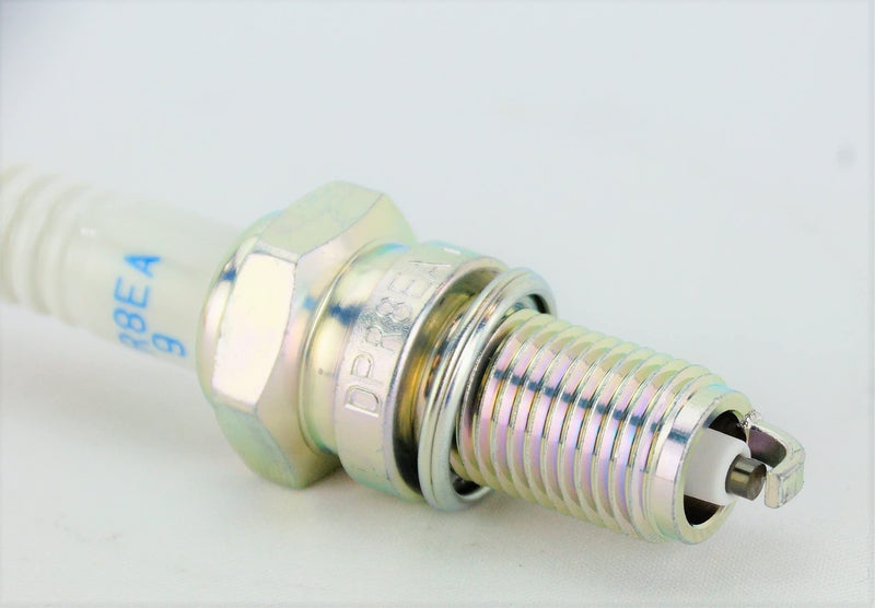 2 PCSNEW --- NGK # 4929 Standard Spark Plugs -- DPR8EA-9