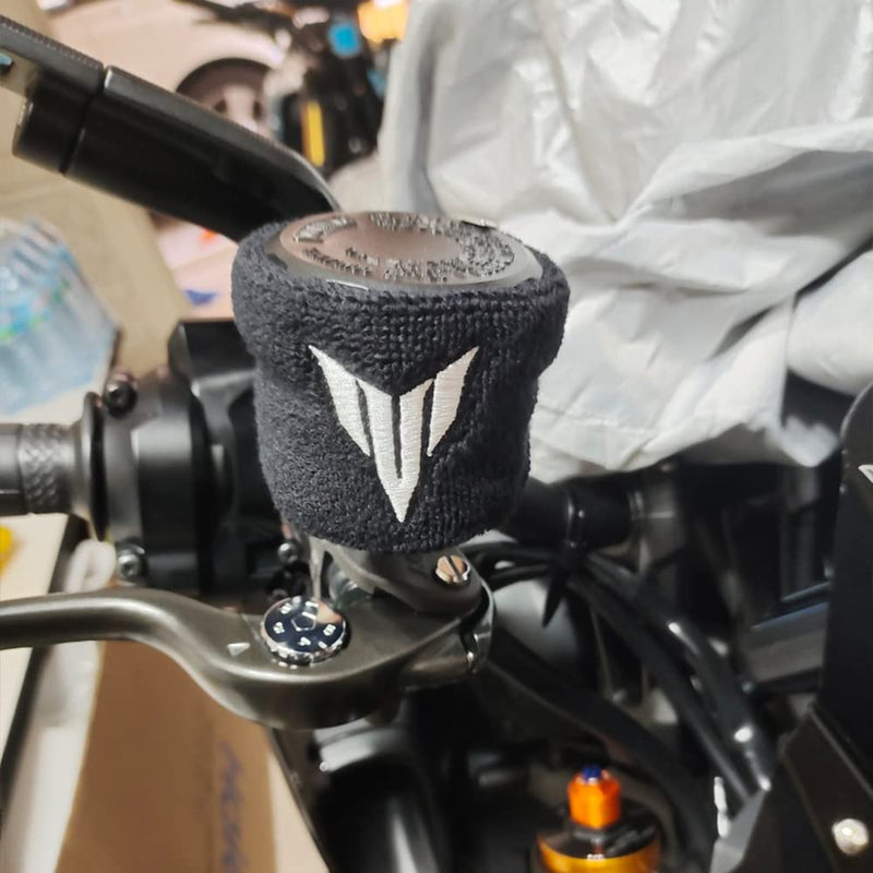 Compatible with MT09 2025 2024 2023 MT 09 2022 MT-09 SP 2021 MT09SP 2025 Tracer 9GT Tracer 9 Motorcycle Brake Fluid Reservoir Sock Cover Oil Cup Sock Key Chain