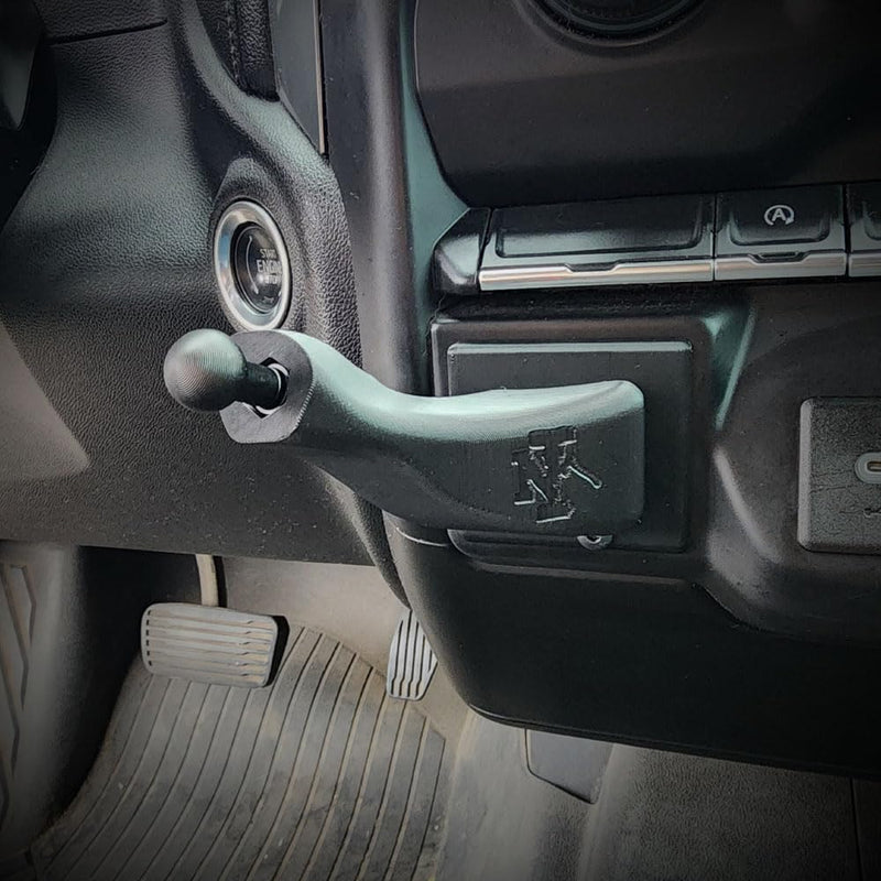Smash Mount Twist - Raido, Dashboard Silverado Phone Mount 2019, 2020, 2021, Cellphone Holder, Dashboard Accessories, Driver Side Mount (Standard) Standard