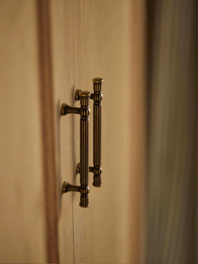 Antique Brass Cabinet Pulls - 3-3/4 Inch(96mm) Hole Center Classic Vintage Drawer Handles Zinc Alloy ,Kitchen Cupboard Bathroom Dresser Cabinet Hardware (5, Antique Brass, 3-3/4"(96mm) Hole Centers) 5