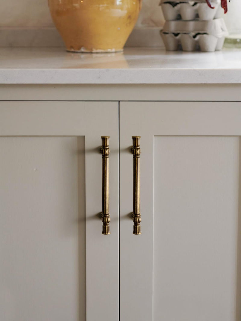 Antique Brass Cabinet Pulls - 3-3/4 Inch(96mm) Hole Center Classic Vintage Drawer Handles Zinc Alloy ,Kitchen Cupboard Bathroom Dresser Cabinet Hardware (5, Antique Brass, 3-3/4"(96mm) Hole Centers) 5