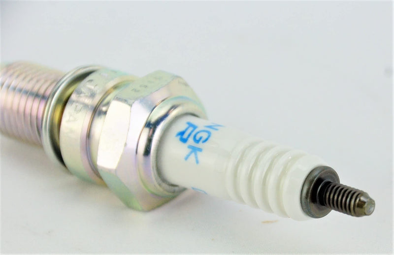 2 PCSNEW --- NGK # 4929 Standard Spark Plugs -- DPR8EA-9