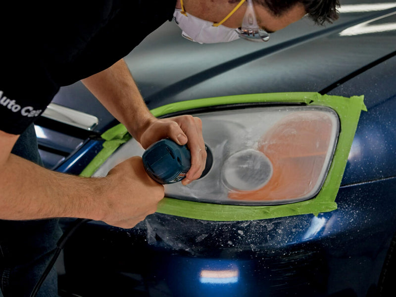 3M Auto Restore and Protect Headlight Restoration Kit, Use On Plastic Lenses, Headlights, Taillight, Fog Lights and More, Includes Sanding Discs, Headlight Clear Coat Wipes, Foam Pad and Glove (39194)