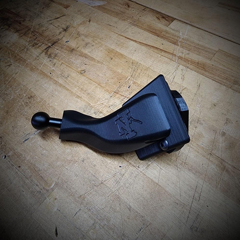Smash Mount Twist - Raido, Dashboard Silverado Phone Mount 2019, 2020, 2021, Cellphone Holder, Dashboard Accessories, Driver Side Mount (Standard) Standard