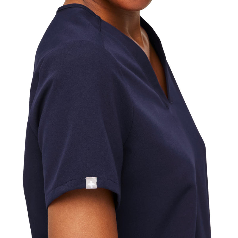 FIGS Casma Scrub Top for Women — Classic Fit, 3 Pockets, Four-Way Stretch, Anti-Wrinkle Medium Navy 3.0