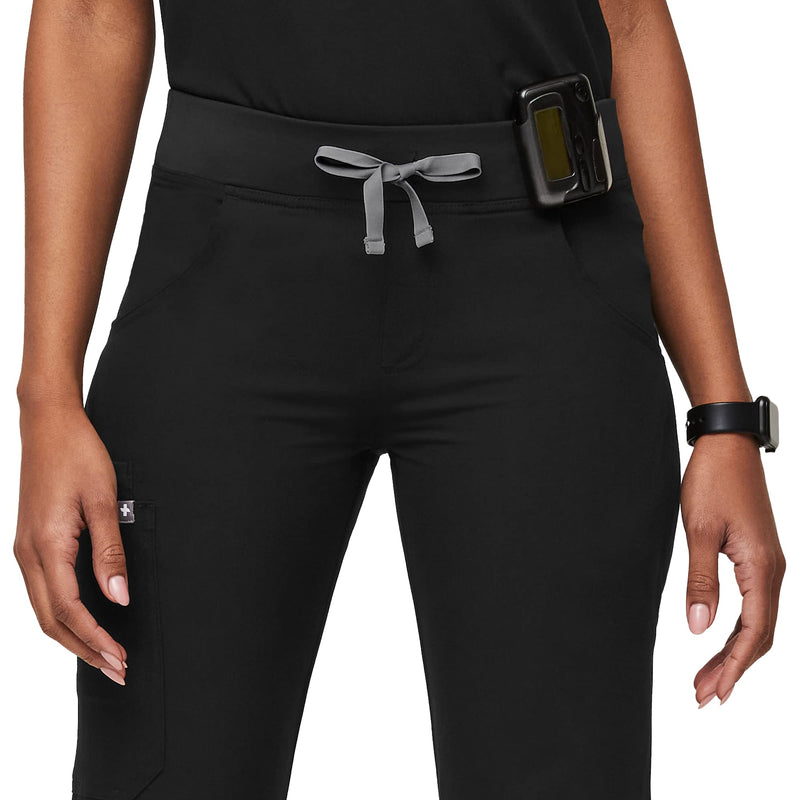 FIGS Kade Cargo Scrub Pants for Women — Classic Fit, Straight Leg, 4 Pockets, Yoga Waistband, Anti-Wrinkle Regular Small Black