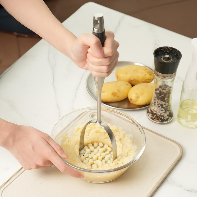 Potato Masher Stainless Steel, Heavy Duty Mashed Potatoe Masher,Professional Integrated Food Masher for Avocado, Potatoes, Beans, Meat, Vegetables (Black wooden handle Masher) Black wooden handle Masher