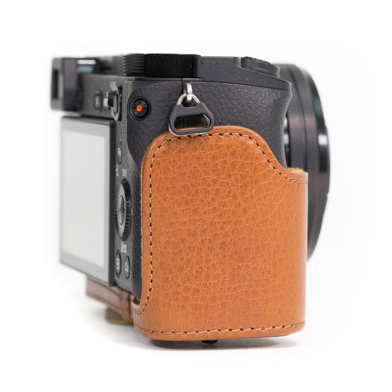 MegaGear MG560 "Ever Ready" Genuine Leather Camera Case, Bag for Sony Alpha A6000 , A6300 with 16-50mm (Light Brown) One Size Light Brown
