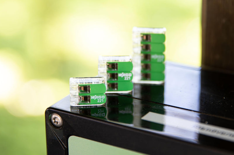 221-425 | WAGO Splicing Connector Green Range | for Solid, Stranded and fine-Stranded Conductors | 5-Conductor with levers | 24-12 AWG | Transparent housing | [25 Pieces]