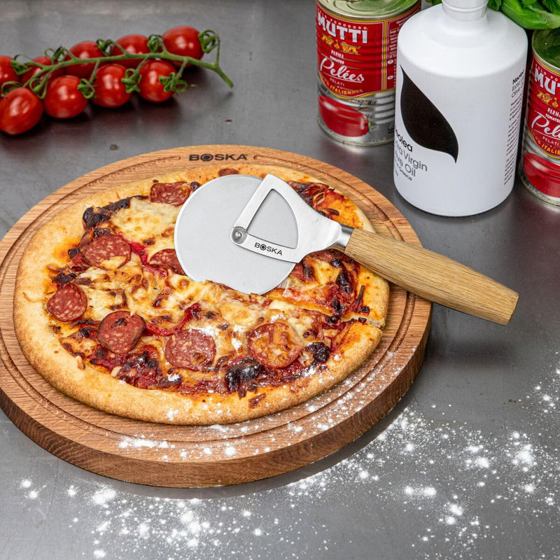 Boska Stainless Steel Pizza Cutter - Oslo Multifunctional Pizza Wheel Cutter - Handheld Food Slicer - Silver Non-Stick Roller - For Kitchen Cooking