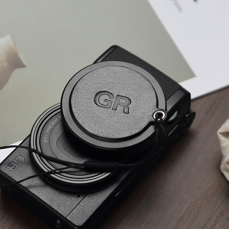 Metal Nappa Lens Cap with Anti Loss Strap for Ricoh GR III | Aluminum lens cap with Nappa leather, velvet lining, snug fit, and auto-release for Ricoh GR III. Black GR3