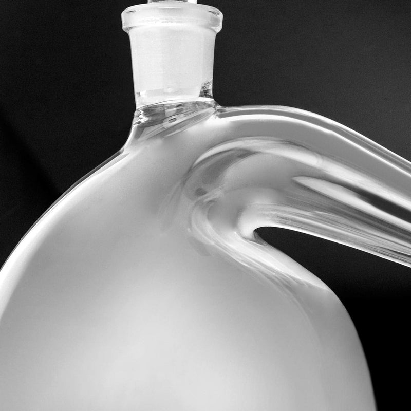 QWORK Distillation Retort, 250ml Lab Distillation Apparatus with Round Bottom and Ground Glass Stopper, for Distilling High Boiling Liquids