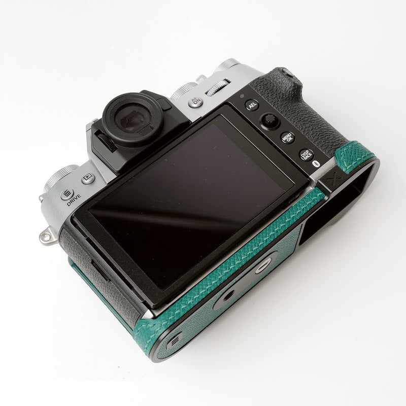 Iborrys Camera Genuine Leather Half Case ，Compatible with FUJIFILM FUJI X-T50 XT50 ， Made by hand - Top layer cowhide Body + Metal Base Plate 2-in-1 Design (Green) Green