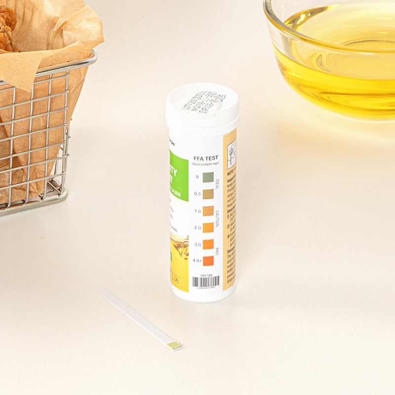 Restaurantware 3.8 x 1.3 Inch Restaurant Test Strips 100 Low Range Food Service Test Strips - Food Grade Easy To Use Paper Fryer Oil Test Kit FFA Concentration Ratings Quick Results