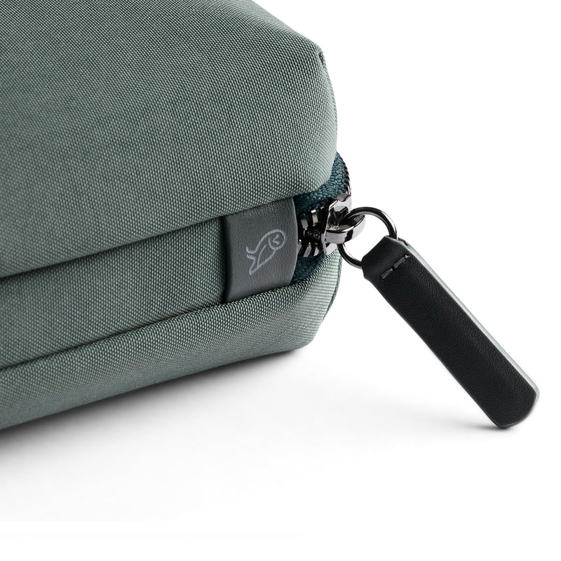 Bellroy Tech Kit (Tech Accessories Organizer Pouch, Zipper Closure Design, Stores Power Bank, Phone Charger, Cables & More, Internal) Everglade