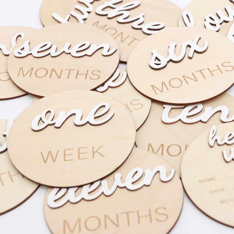 3D Wooden Monthly Milestone Cards, Baby Monthly Milestone Marker Cards, Newborn Memento Milestone to Document Baby's Growth, Pregnancy Journey Sign -incl Announcement & Hello World Sign.