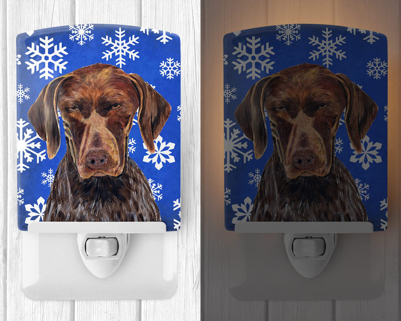 Caroline's Treasures SC9395CNL German Shorthaired Pointer Winter Snowflakes Holiday Ceramic Night Light Compact, UL-Certified, Ideal for Bedroom, Bathroom, Nursery, Hallway, Kitchen, 6x4x3, Multicolo