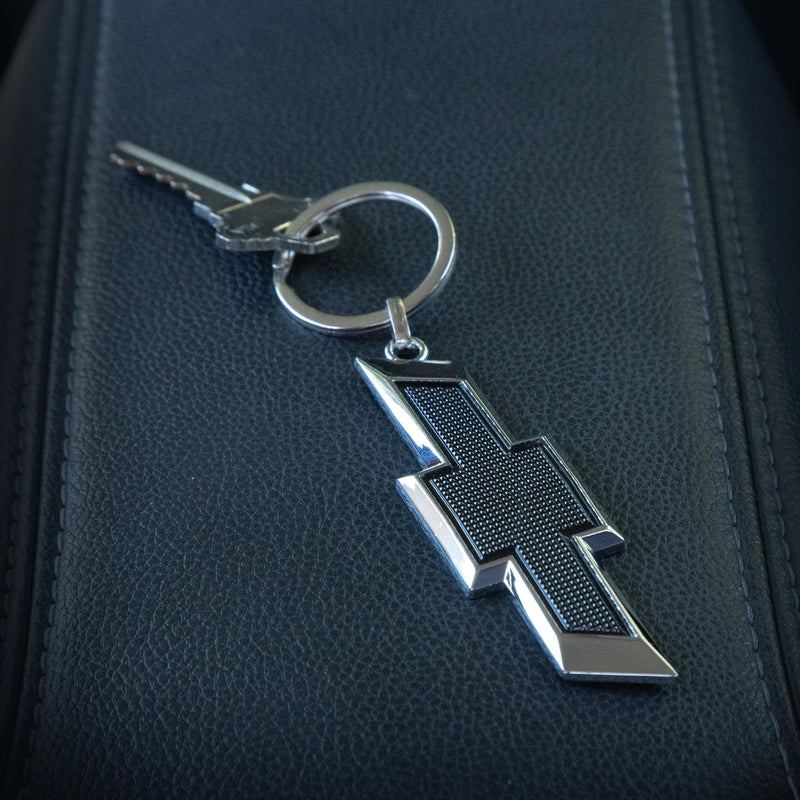 Plasticolor 004577R01 Chevrolet Textured Black and Chrome Bowtie Enamel Key Chain
