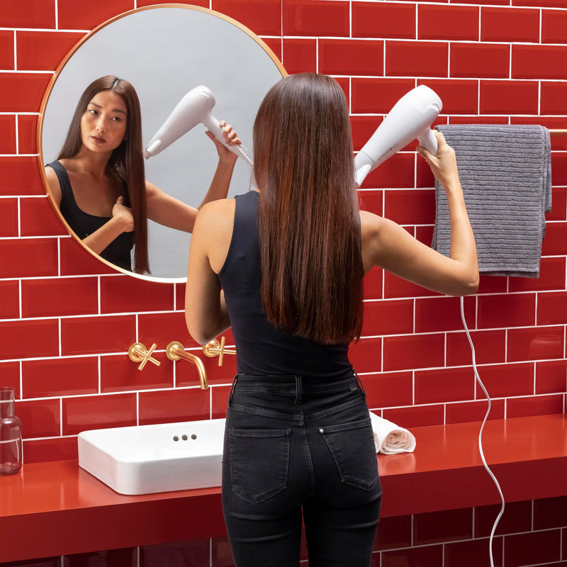 Remington Hair Dryer, Ionic Conditioning, 2200W, 3 Heat & 2 Speed | Frizz-Free, Shiny Results, Includes Diffuser and Concentrator attachments, 2 Speed Settings for Versatile Styling White