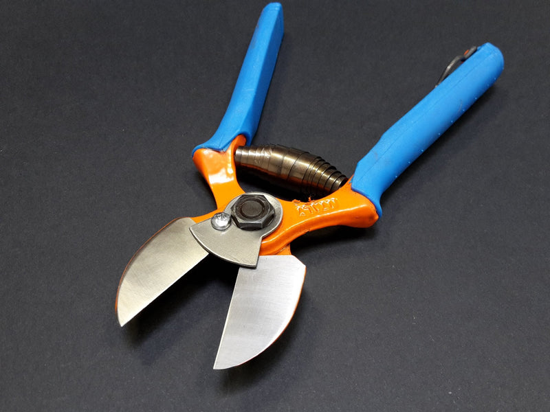 Due Buoi made in Italy Professional (NO HOBBYIST) Forged Double Cut Blades Shears #132/20 Flat Back Double Blade for Grafting and Pruning for scions