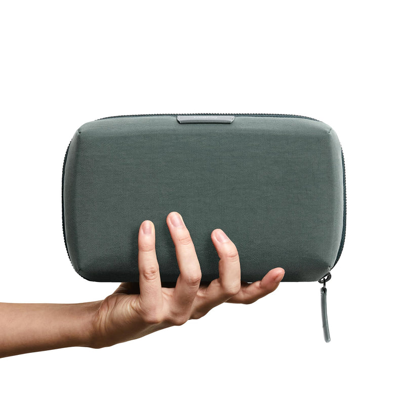 Bellroy Tech Kit (Tech Accessories Organizer Pouch, Zipper Closure Design, Stores Power Bank, Phone Charger, Cables & More, Internal) Everglade