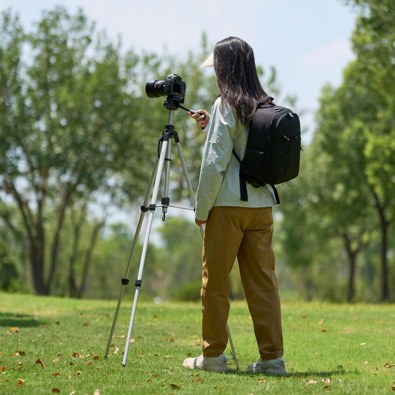 Amazon Basics 60-inch Lightweight DSLR Tripod with Bag, Black 60-in Tripod Only