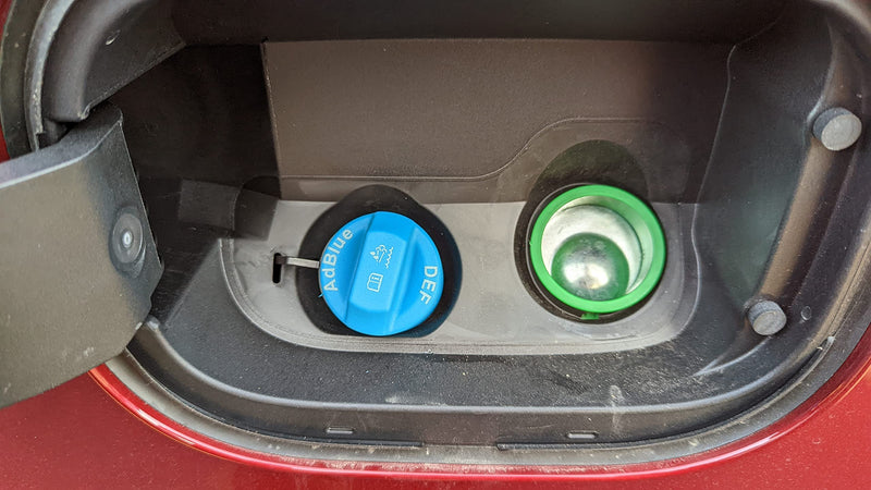 Magnetic Fuel Cap for 3.0L GM Duramax Diesel (2020–2026) | Capless Fuel System Dust & Debris Protector