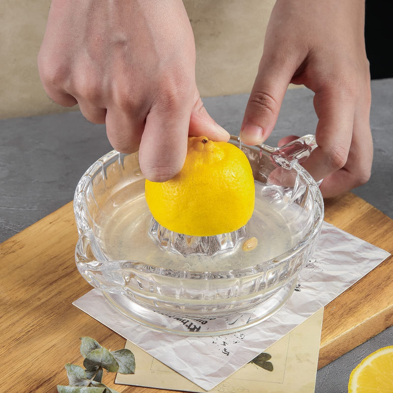Glass Lemon Squeezer, Citrus Juicer Manual Hand Squeezer with Handle and Pour Spout, Clear Lemon Manual Extractor Small Handheld Orange Juicer
