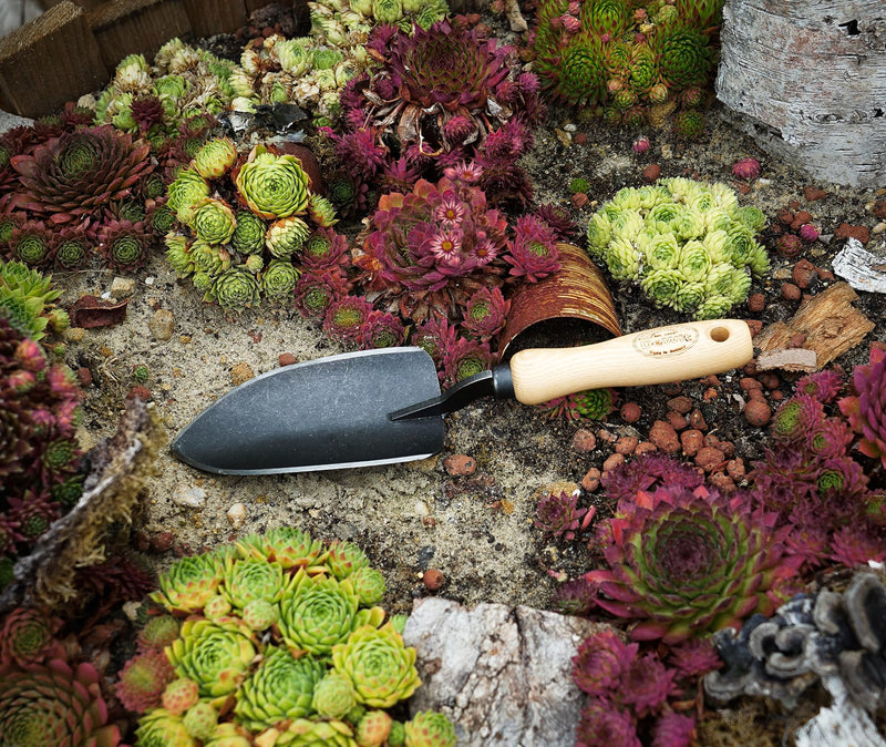 DeWit Tierra Garden Welldone Planting Trowel, Garden Tool for Roots and Planting