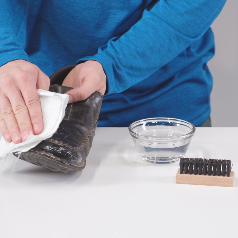 Gear AID Revivex Leather Shoe and Boot Cleaner Conditioning Kit, Restore Your Sneakers, Work and Hiking Boots, Includes Soap 1 Pack