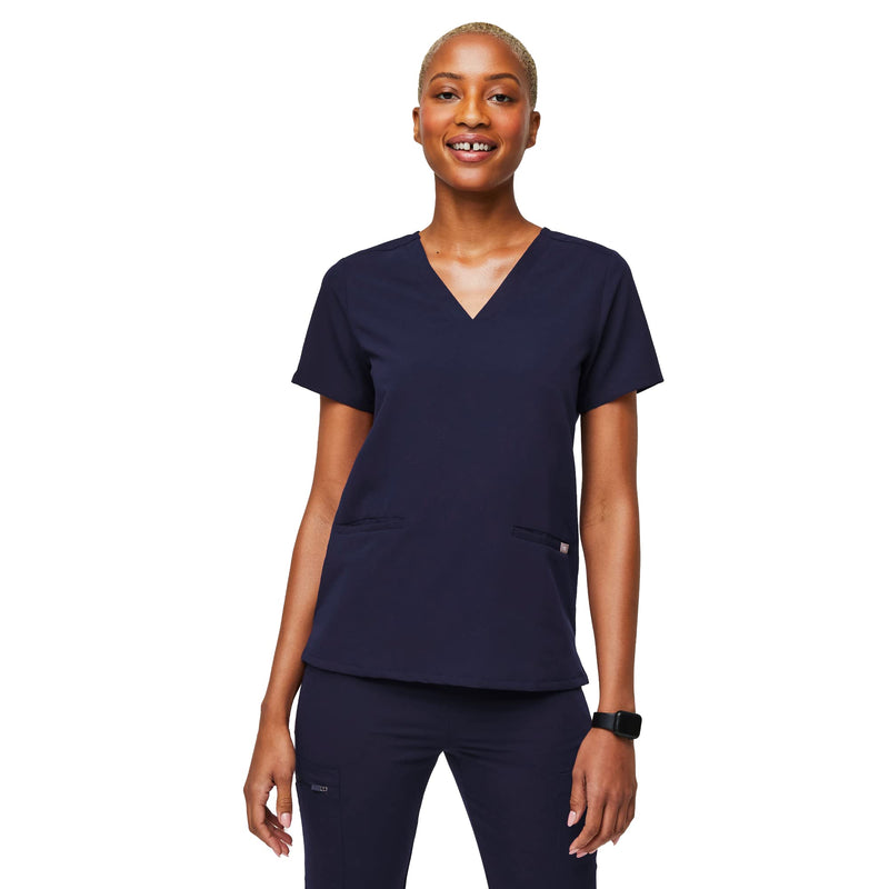FIGS Casma Scrub Top for Women — Classic Fit, 3 Pockets, Four-Way Stretch, Anti-Wrinkle Medium Navy 3.0