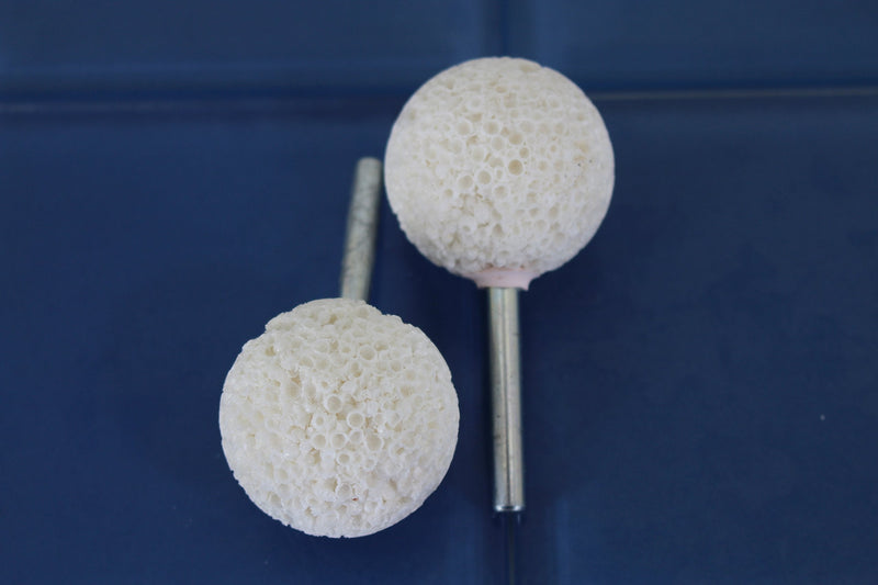  [AUSTRALIA] - TEMO 2 pc White 1-1/2 Inch 40 mm Mounted Stone Point Ball Aluminum Oxide Grinding Abrasive, 1/4 Inch (6 mm) Shank 1/4" Shank White Ball