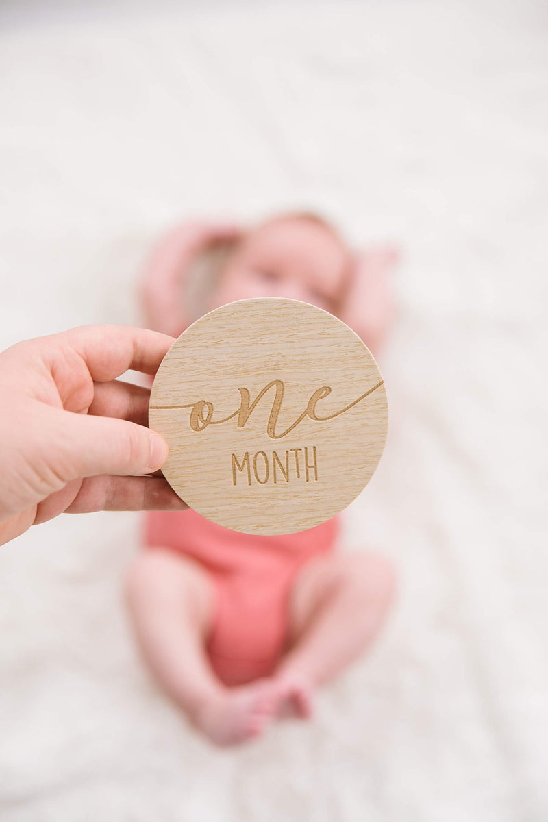  [AUSTRALIA] - Pearhead Wooden Monthly Milestone Photo Cards, Baby Announcement Cards, Double Sided Photo Prop Milestone Discs, Pregnancy Journey Milestone Markers, Light Wood Baby Monethly Milestone Discs