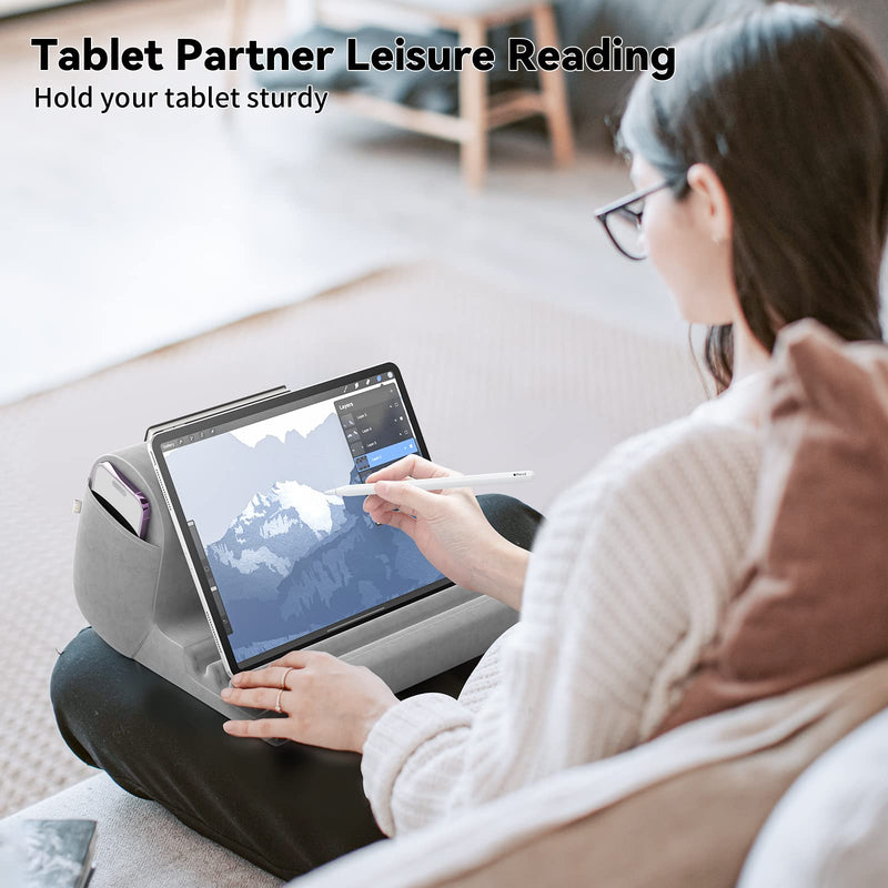  [AUSTRALIA] - Tablet Pillow Holder, KDD Pillow Soft Pad for Lap, Bed and Desk Tablet Stand Dock with 2 Pocket and 3 Stylus Mount Compatible with iPad Pro 9.7, 10.5,12.9 Air Mini 5 4 3 2, Galaxy Tab, E-Reader, Books Gray