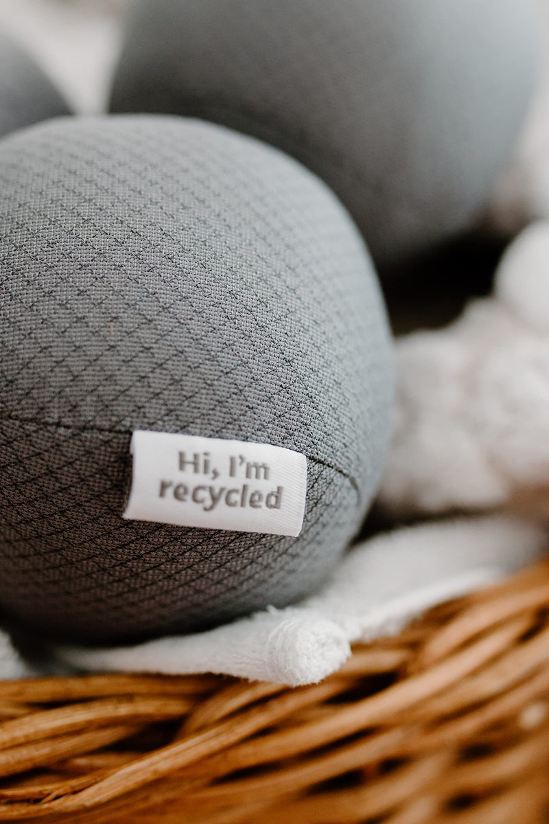  [AUSTRALIA] - Full Circle Loads of Fun Anti-Static Dryer, Set of 3 – Quiet, Scent-Free and Hypoallergenic Reusable Fabric Softener Laundry Balls – Non Toxic and Vegan, Gray 3 Count