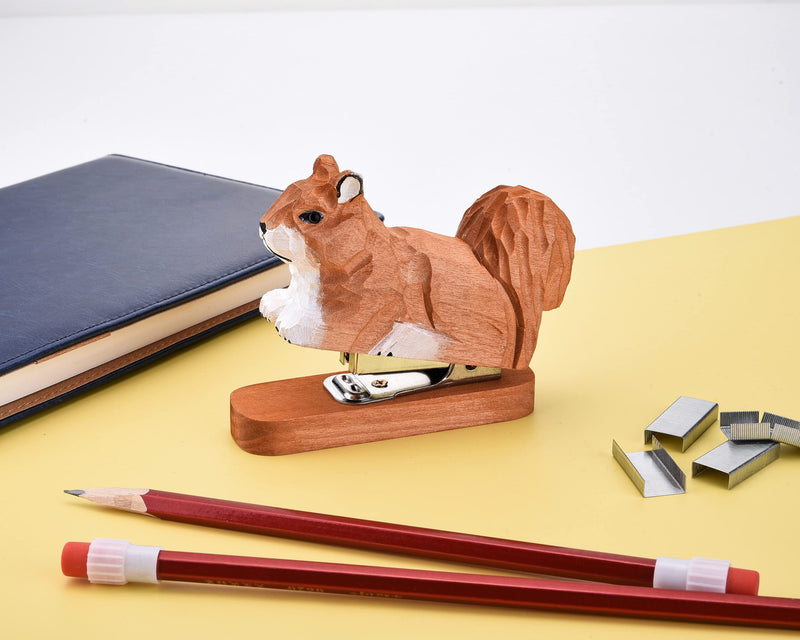  [AUSTRALIA] - Yoption Wooden Animal Stapler, Squirrel Swan Desktop Stitcher Handmade Wood Carving Statue Sculpture for Children School Office Stationery, Includes 1000 Staples (Squirrel)