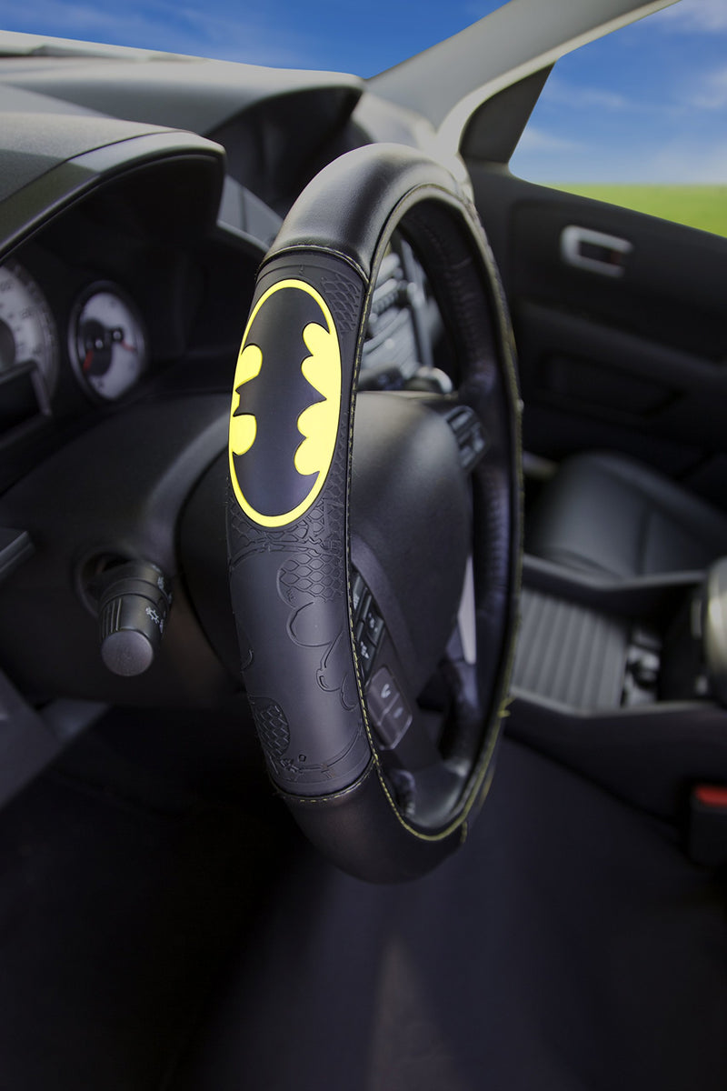  [AUSTRALIA] - Plasticolor 006711R01 DC Comics Batman Shattered Car Truck SUV Steering Wheel Cover