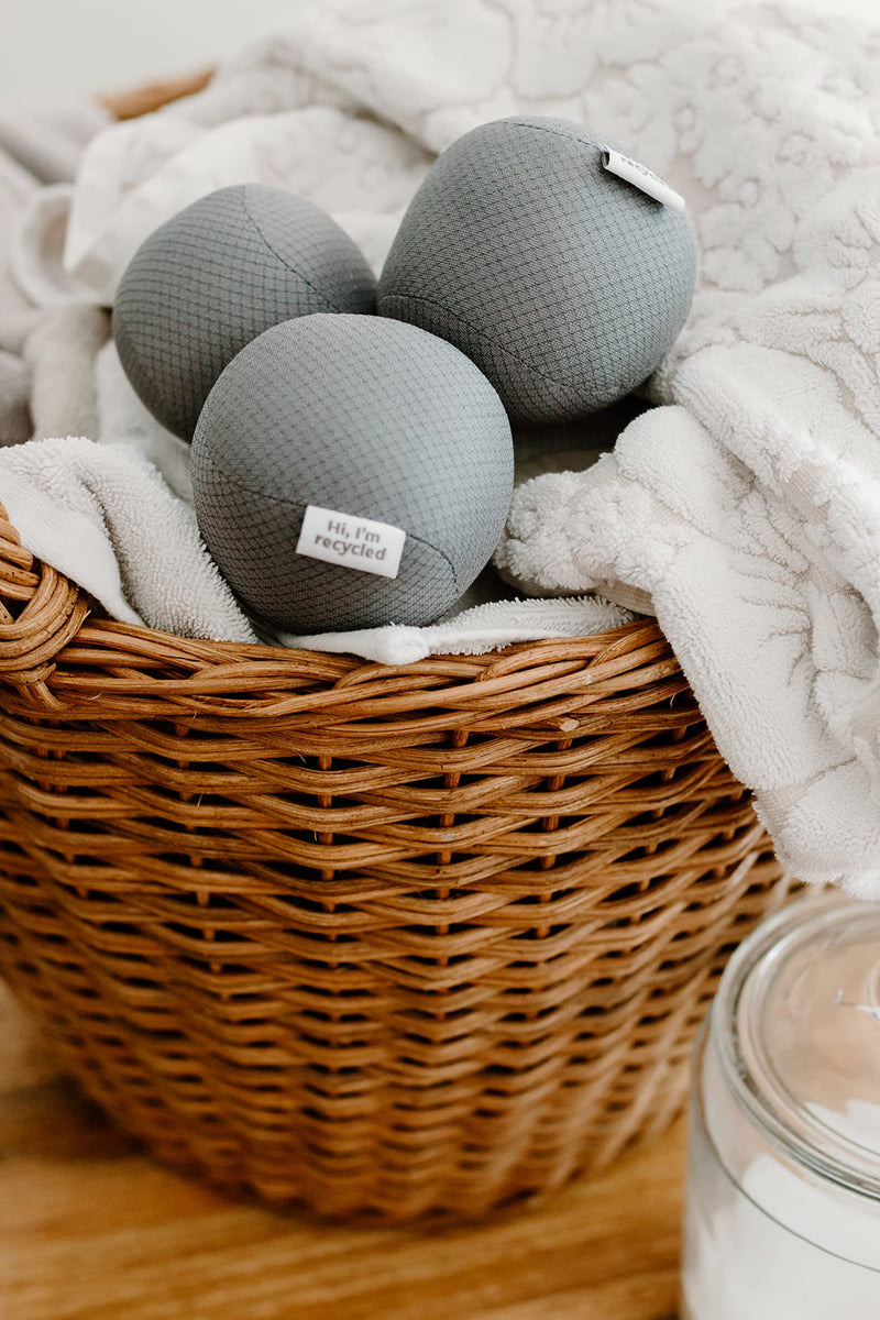  [AUSTRALIA] - Full Circle Loads of Fun Anti-Static Dryer, Set of 3 – Quiet, Scent-Free and Hypoallergenic Reusable Fabric Softener Laundry Balls – Non Toxic and Vegan, Gray 3 Count