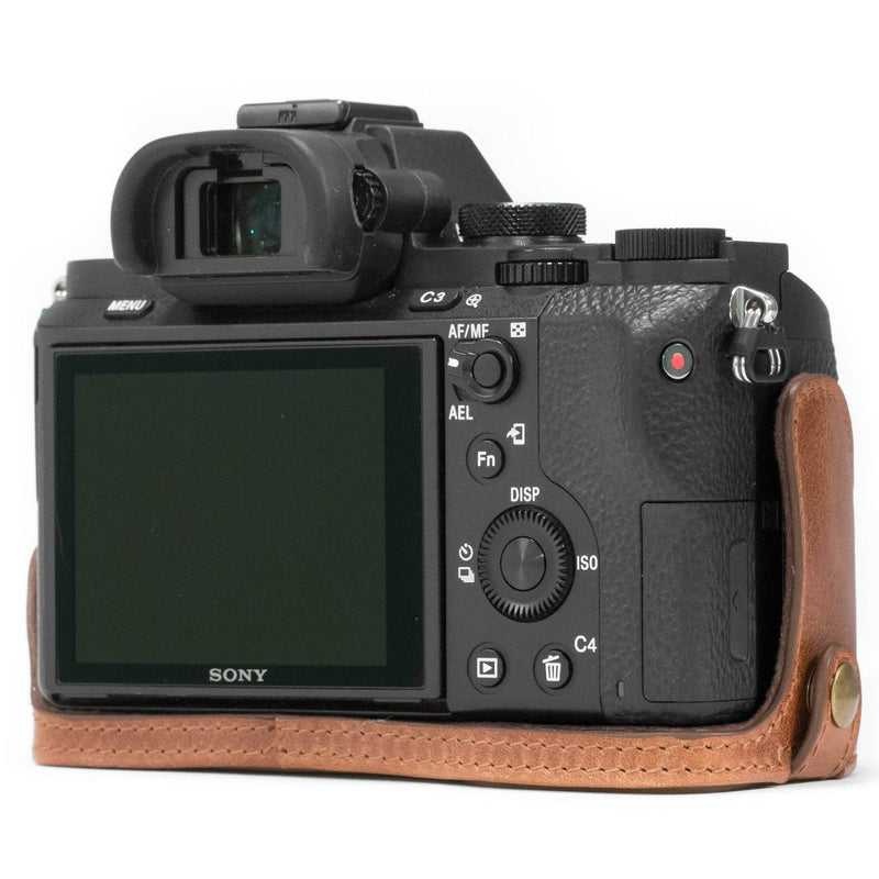  [AUSTRALIA] - MegaGear MG1130 Sony Alpha A7S II, A7R II, A7 II Genuine Leather Camera Half Case and Strap - Dark Brown