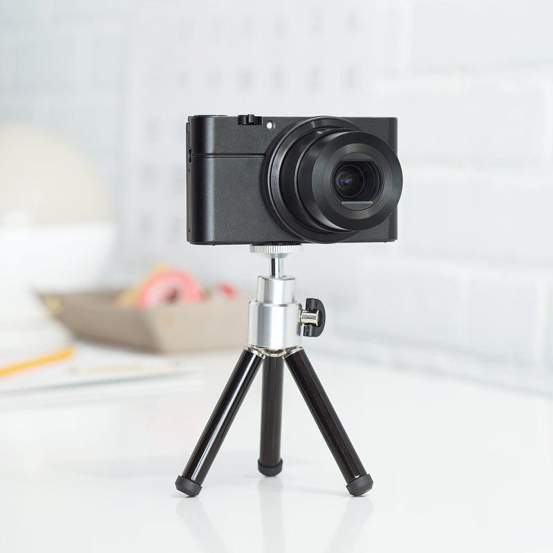  [AUSTRALIA] - Amazon Basics Lightweight Mini Tripod 1-Pack